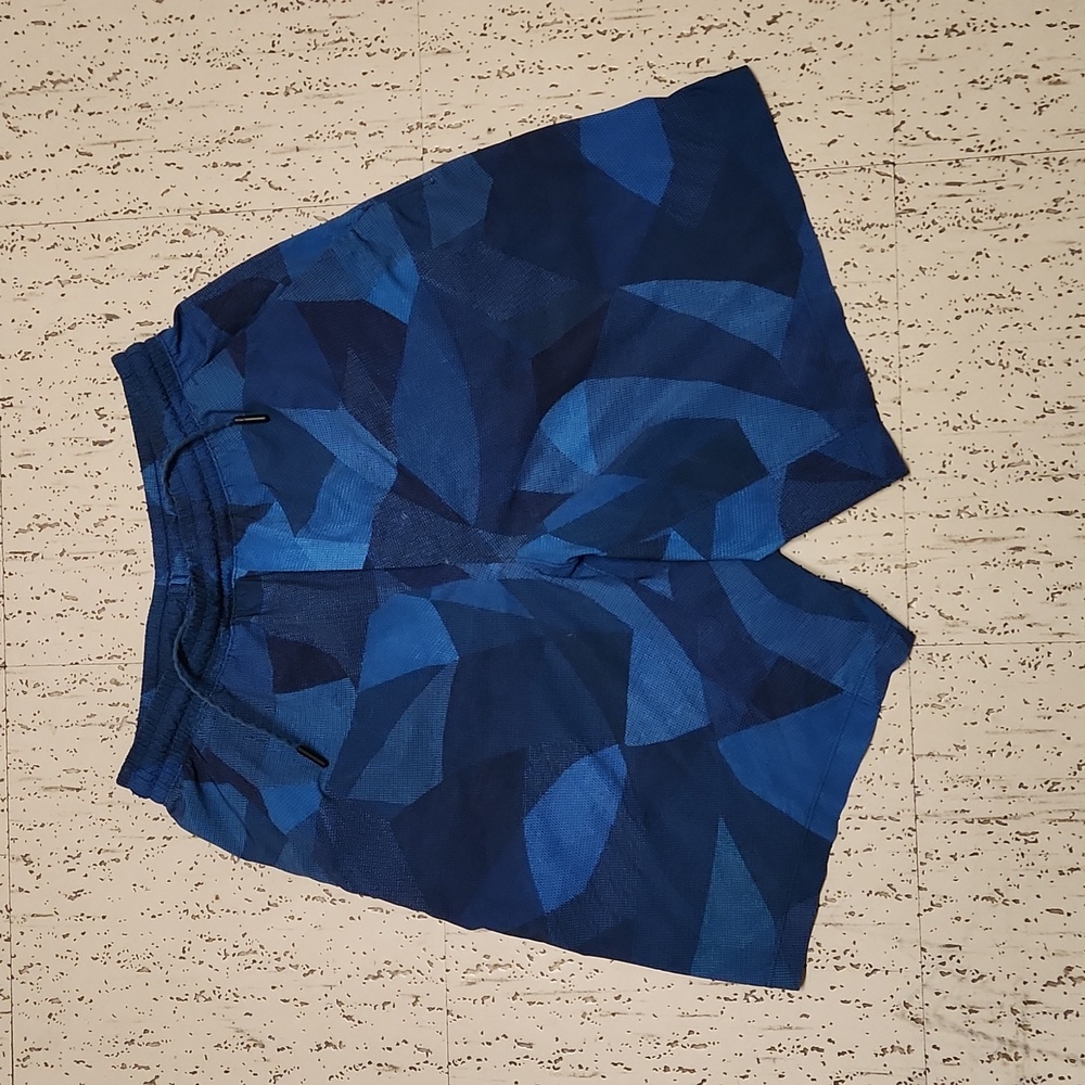Lululemon Athletica Blue Abstract Pattern Athletic Shorts
